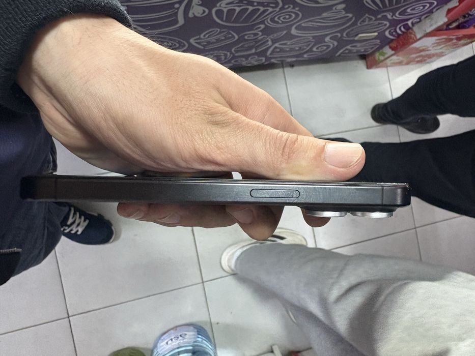 Продам айфон 15 про