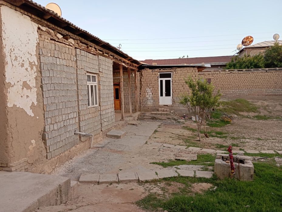 Uy sotiladi uzbankentiba 9sotok