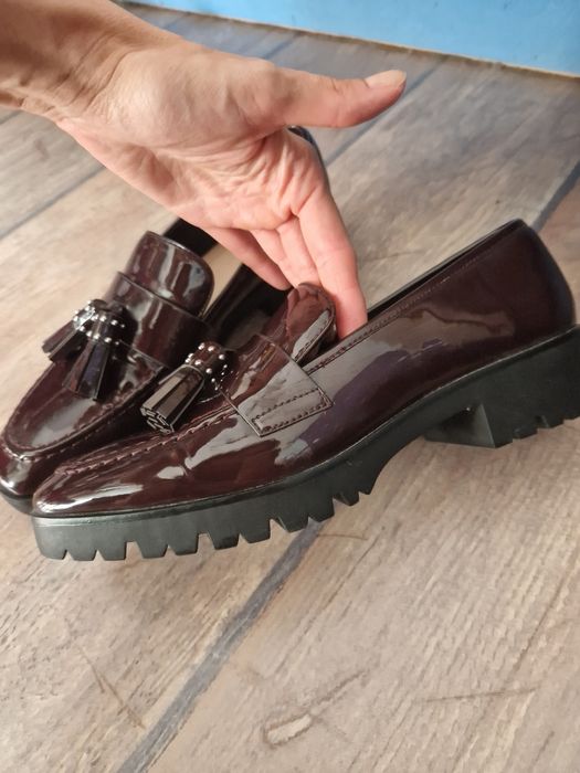 Дамски лачени обувки Zara