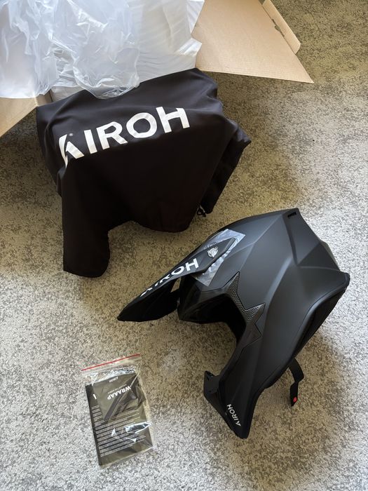casca Airoh fullface neagra XL