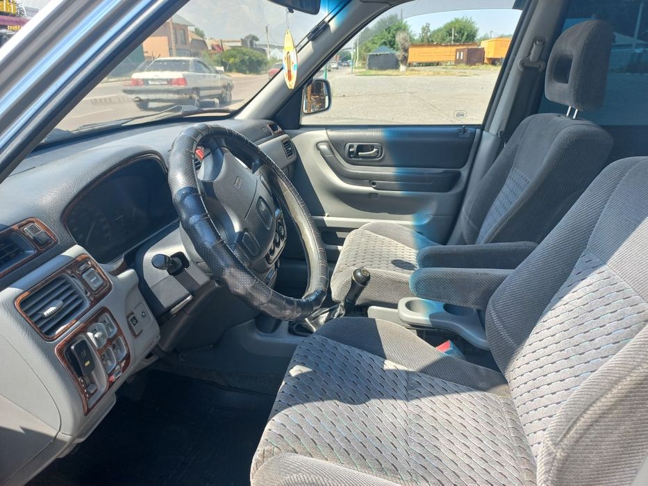 Хонда CR-V 2.0 бензин 5-мех