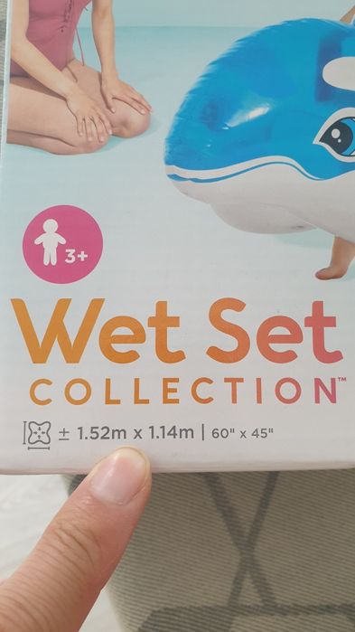 Надувной дельфин для бассейна и пляжа