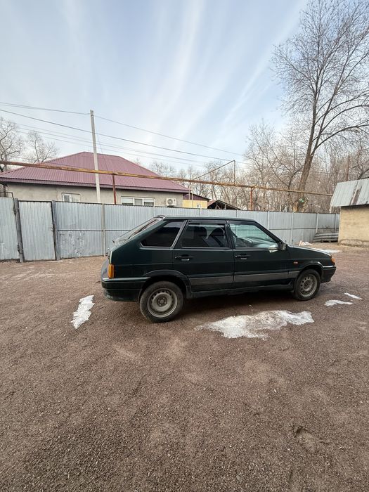 Автомобиль ВАЗ 2114