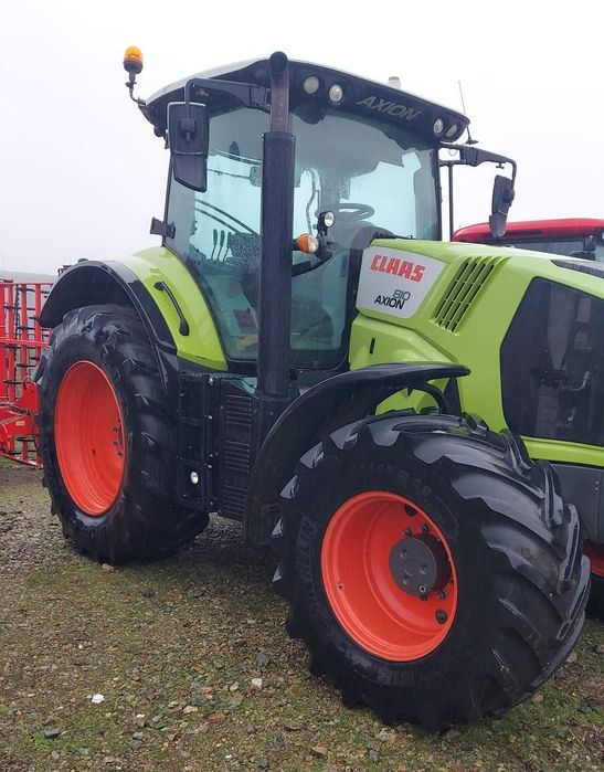 Tractor CLAAS Axion 810