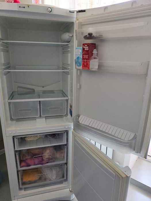 Холодильник INDESIT