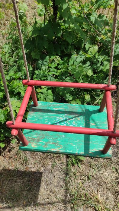 Качель детская деревянная