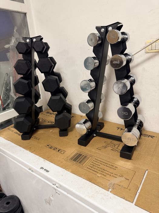 Gantere fixe profesionale noi Hexagonale si rotunde cromate+ suport gantere noi  pret suport 350 lei, pret Gantere 15 lei kg
