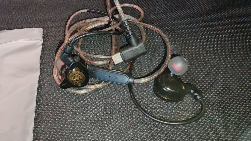 Наушники для смартфона вакуумные Type-C
Type-C