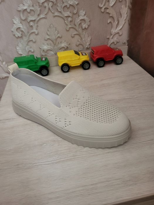 Фирменные лёгкие и удобные новые  макасины 36размер