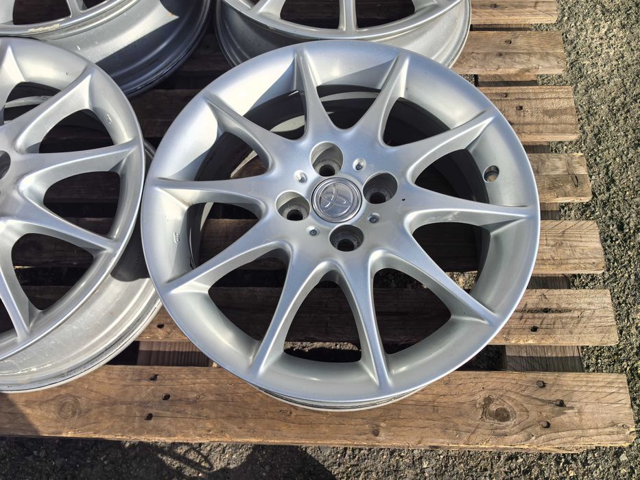 16 цола 4 х 100 мм ТОйота / Кия / Хюндай - 6 Инча / ЕТ 45