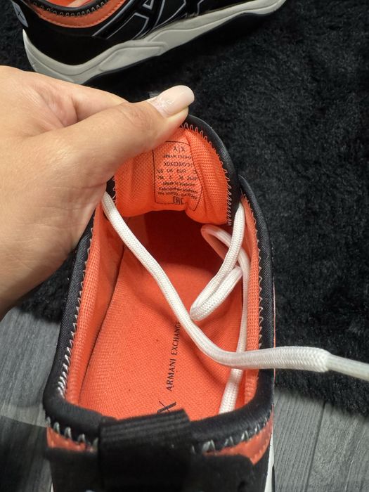 Сникърси Армани exchange