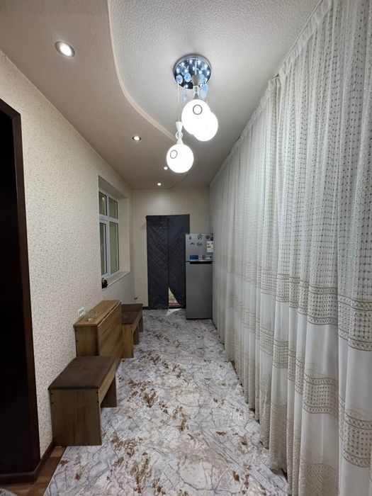 Фаргона шахар марказида фрунза массиф КИУФ университети енида етим дом