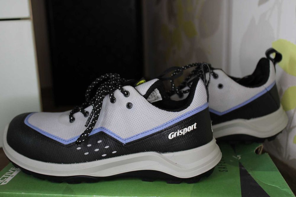 Чисто нови работни/защитни обувки Grisport Active Pro (Размер 37)