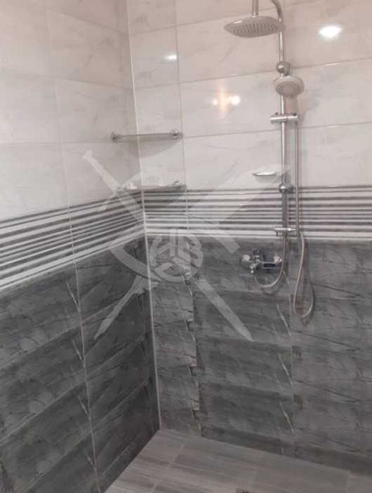 Триетажна къща Асеновград