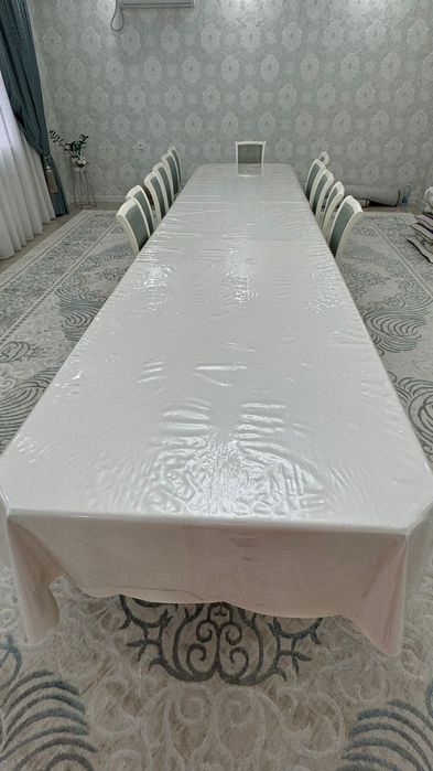 Стол со стульями