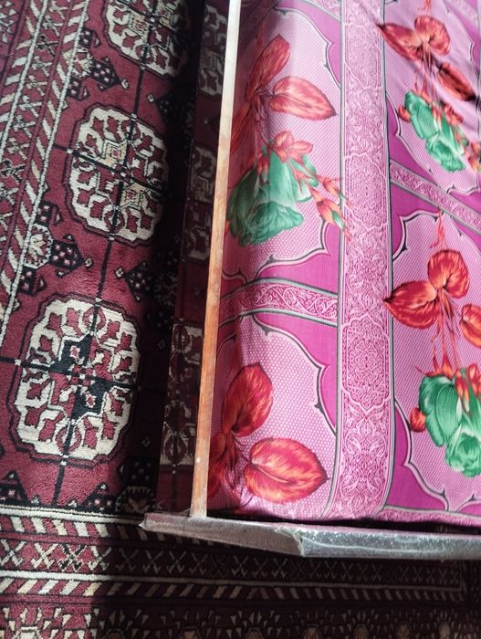 Кроват.              .