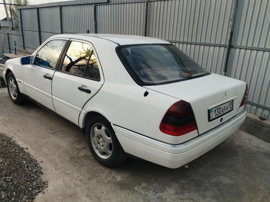 Мерседес w202 белый седан