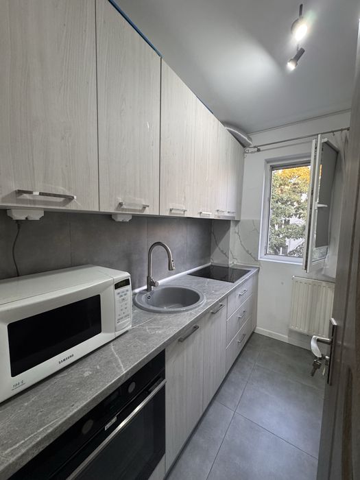 Inchiriez apartament