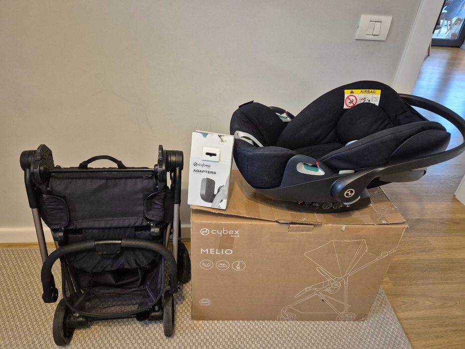 Carucior Cybex Melio Deep Black, model 2022 + scoică auto + adaptoare
