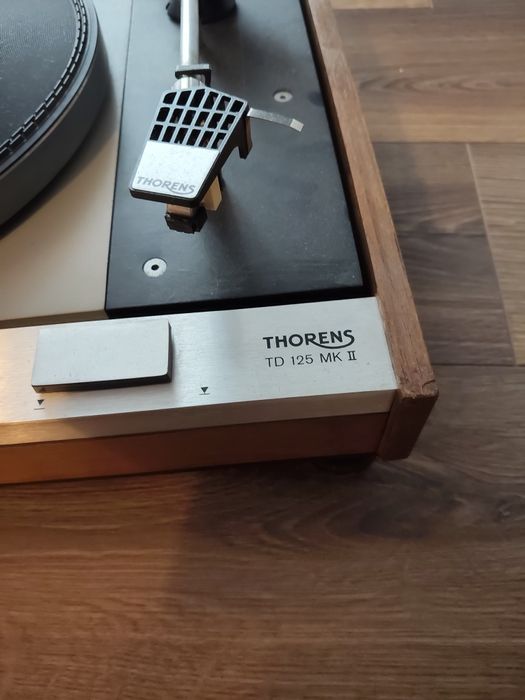 Pick up Thorens TD 125.