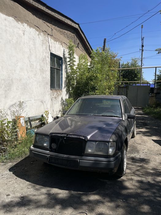 Мерседес 124 92 года волчок