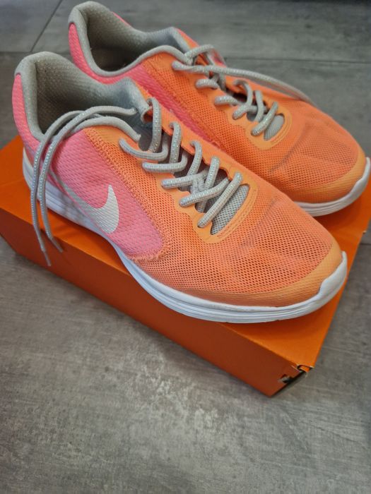 маратонки nike, puma