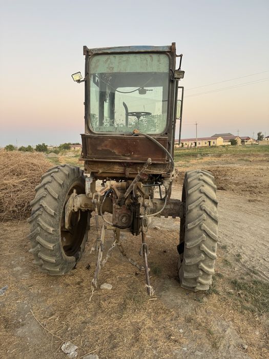 Трактор Т28 сотилади.