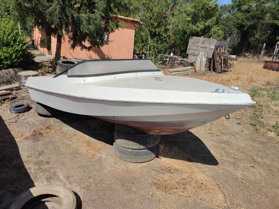 Barca pescuit sau agrement