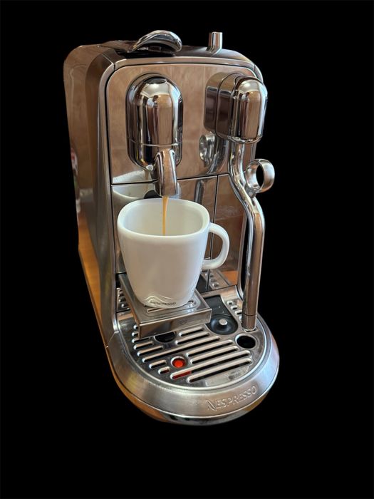 Espressor Nespresso Creatista Plus - stare excelentă + cadou