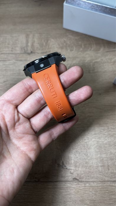 Часы кварцевые CERUTTI