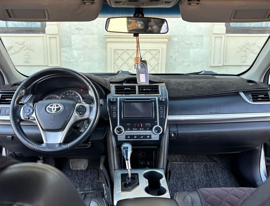 Срочно продаю машина Камри 50