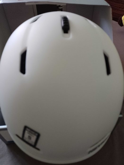 Нова ски каска Nevica