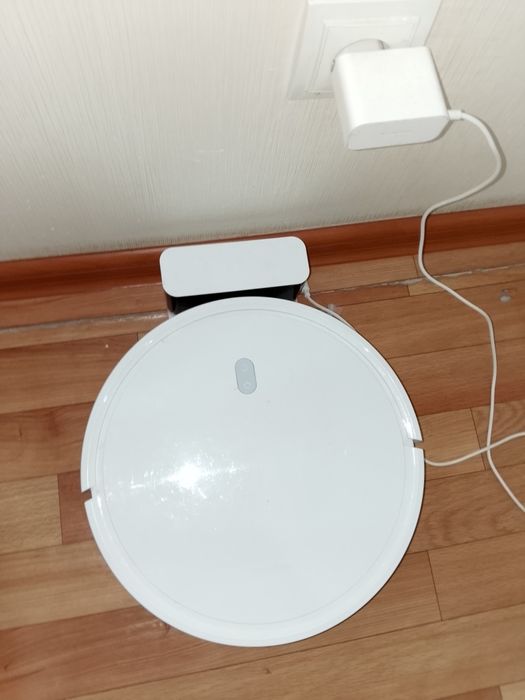 Продам робот пылесос в хорошем состоянии