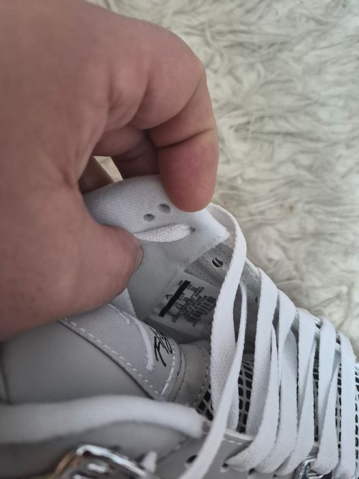 Adidași Jordan frozan moment