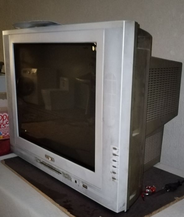 Телевизор roison + тюнер