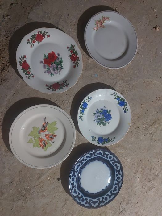 Tarelka lagan bonka choynak kosalar sotiladi