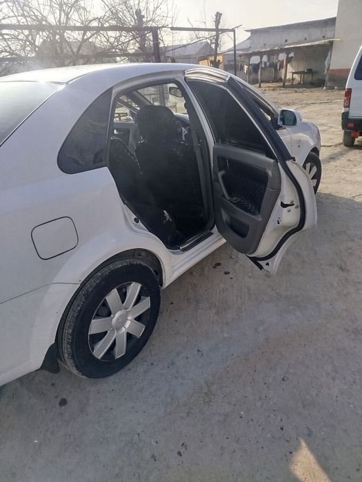 Lacetti 1.8  yil 2009