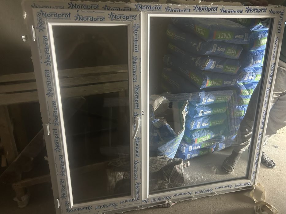Продам пластиковое окно , дверь