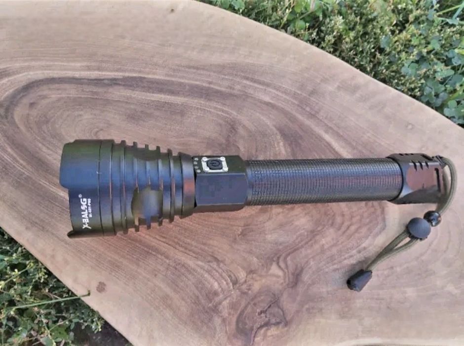 Супер мощен LED фенер P90 голям до 1000м,акумулаторни батерии,USB