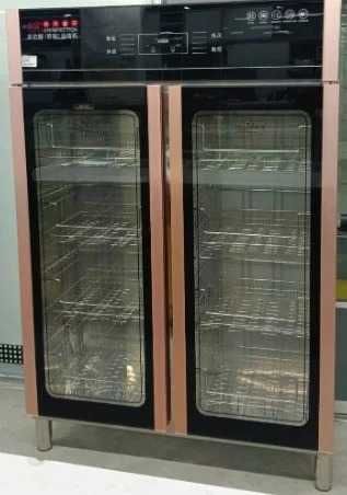 Дезинфекционный шкаф для посуды и инвентаря.