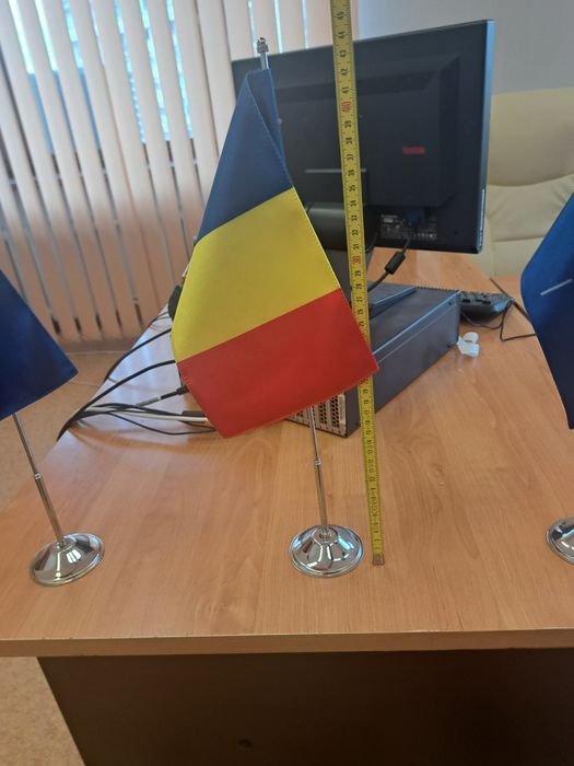 Stema Romaniei impreuna cu steagurile UE, ROU si NATO, 450 lei