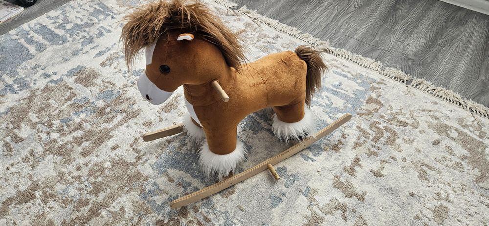 Продам лошадку качалку