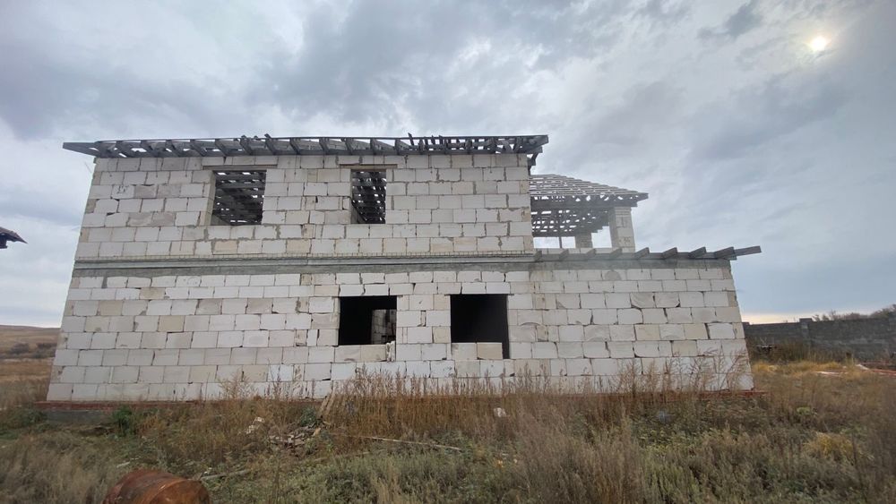 Продается дом черновой