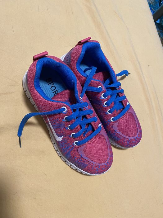 Маратонки “nike” розови нови