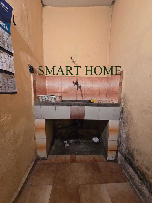 Едноетажна къща на гара Горна Оряховица!