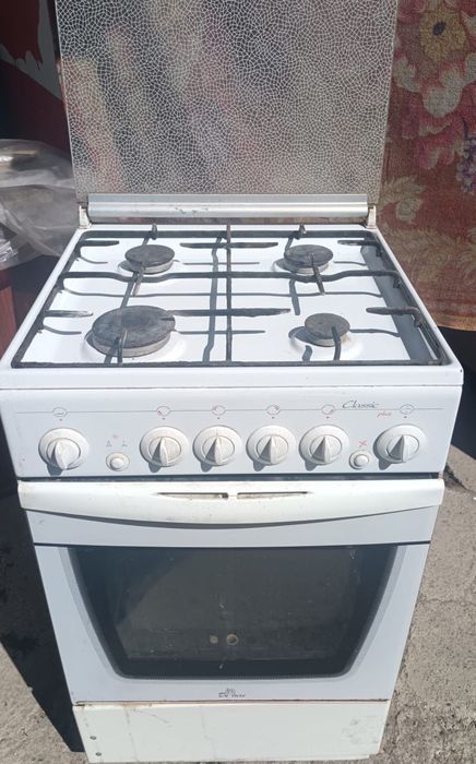 Продам газ плиту