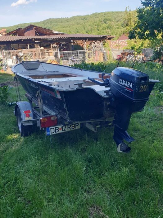 Barca aluminiu 4.2m,cu motor si peridoc imatriculat