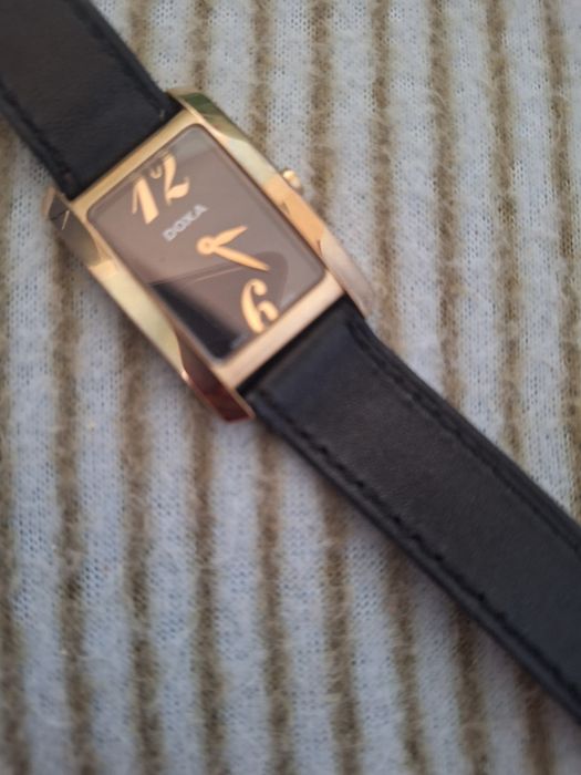 Дамски часовник DOXA