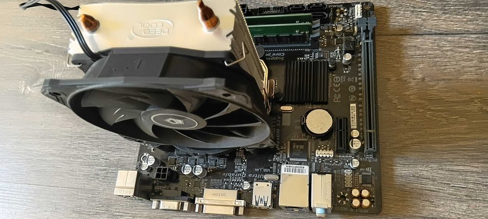 Gigabyte H310 + Core i5 8500 + 16gb