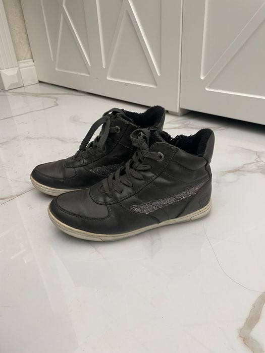 Демисезонные кроссовки. Италия